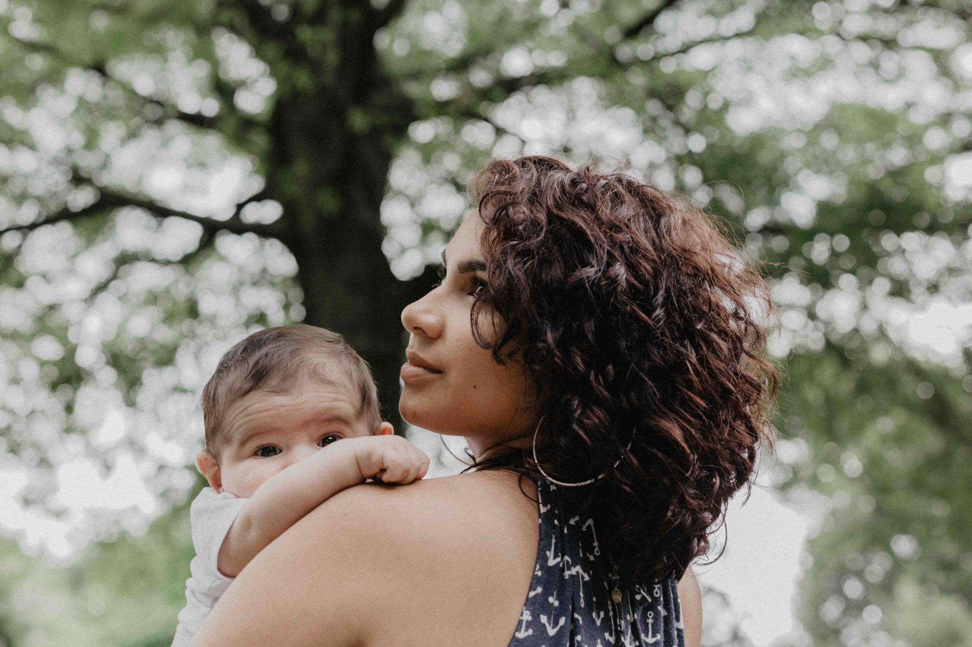 Your Guide to the Best Motherhood for Millennials Books 91 Photo by Bethany Beck on Unsplash