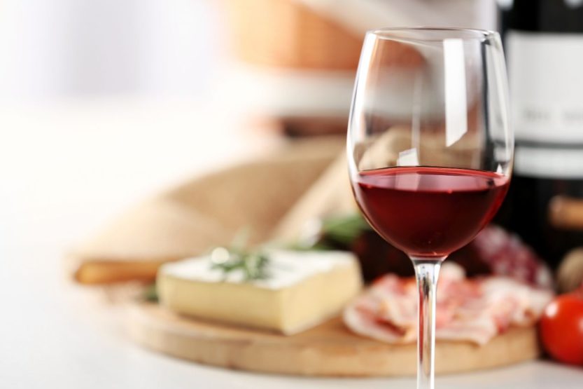 The Best Healthy Snacks To Pair With Wine