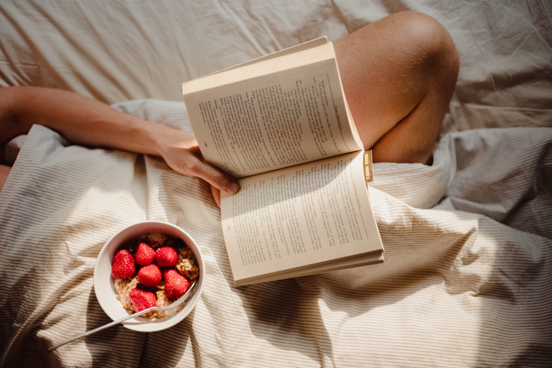 Experts Tell Us the Best Books For Women To Read On Dealing With Cancer 5 Photo by S Migaj on Unsplash