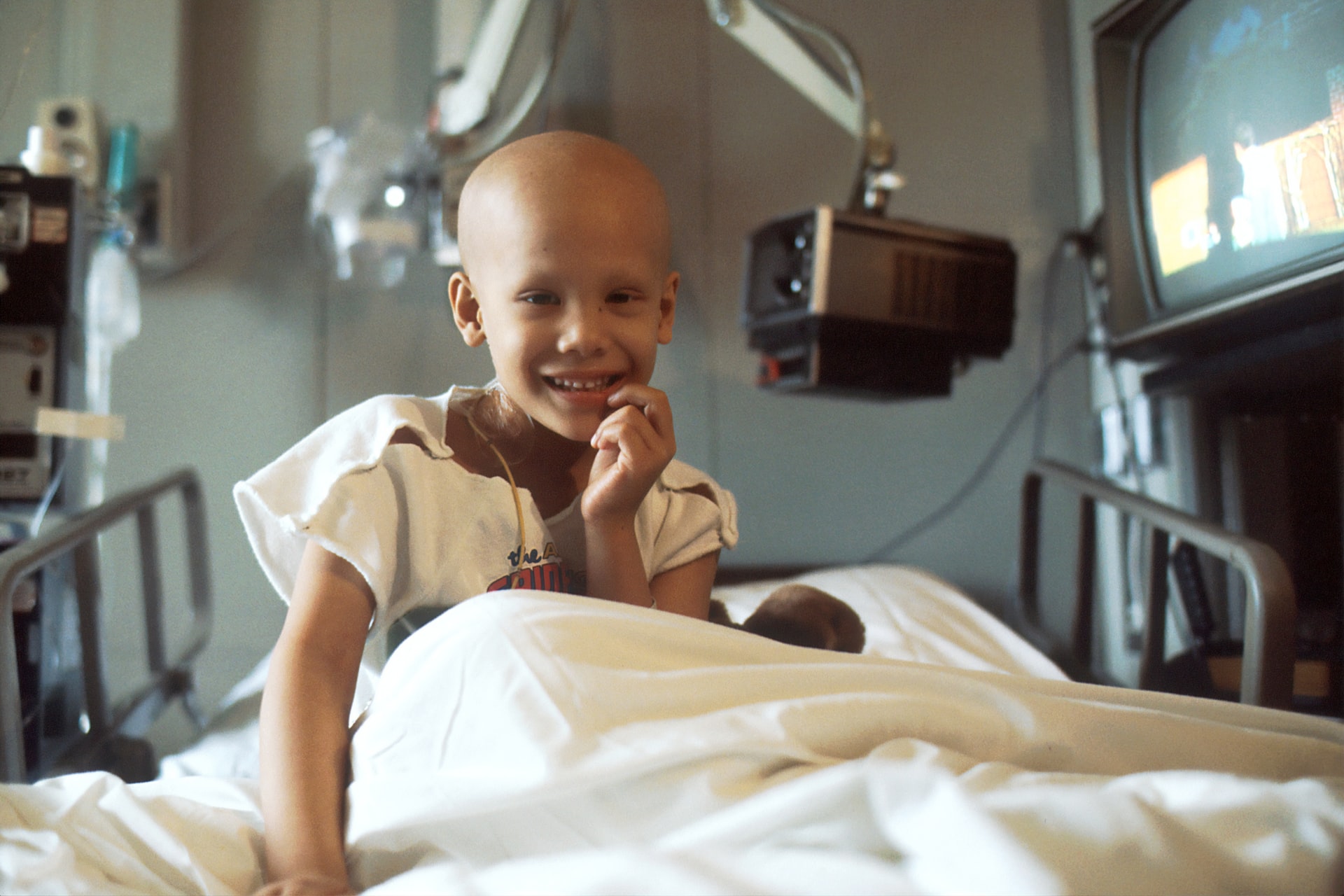Experts Tell us the Best Cancer Inspirational Books 5 Photo by National Cancer Institute on Unsplash