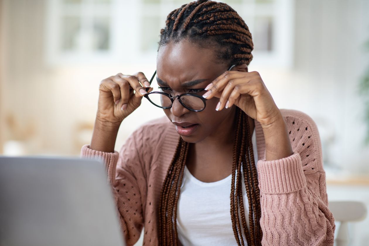 Signs It’s Time To Change Your Eyeglass Prescription
